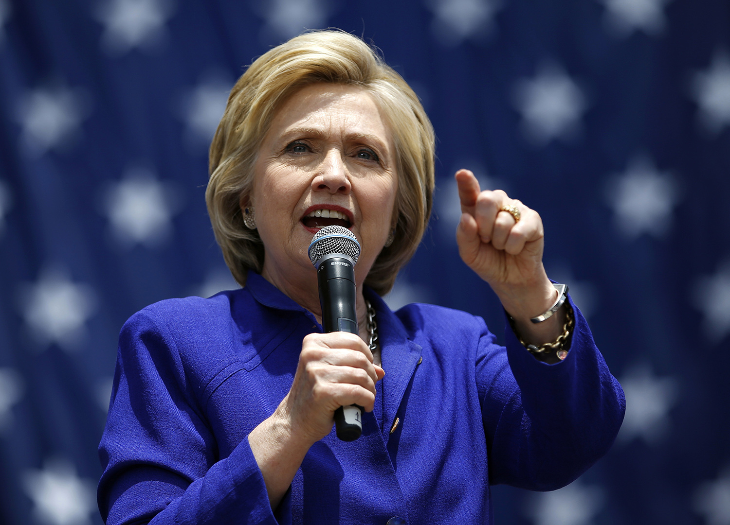 Clinton: Sanders wants superdelegates to ‘overturn will of the people’