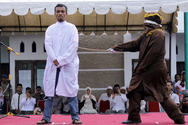 Indonesia’s Aceh province canes 4 for gambling