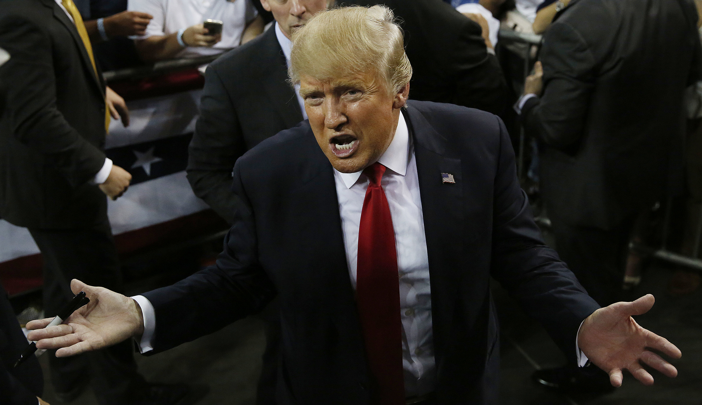 Trump jokes about being a star while mocking low Oscars ratings