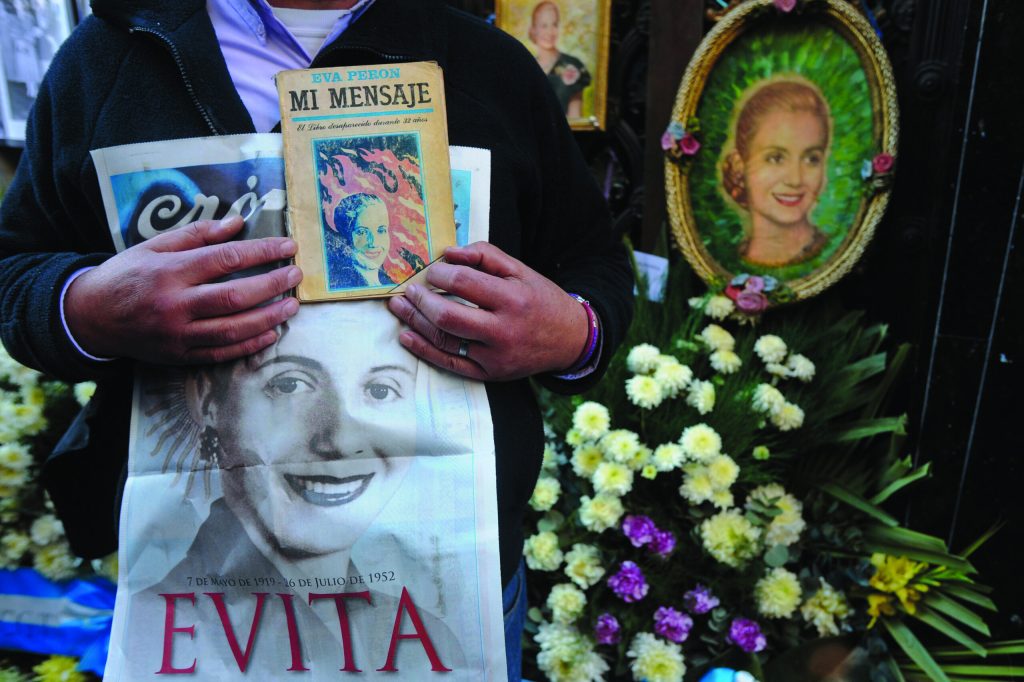 Critics say new Argentine banknote too small