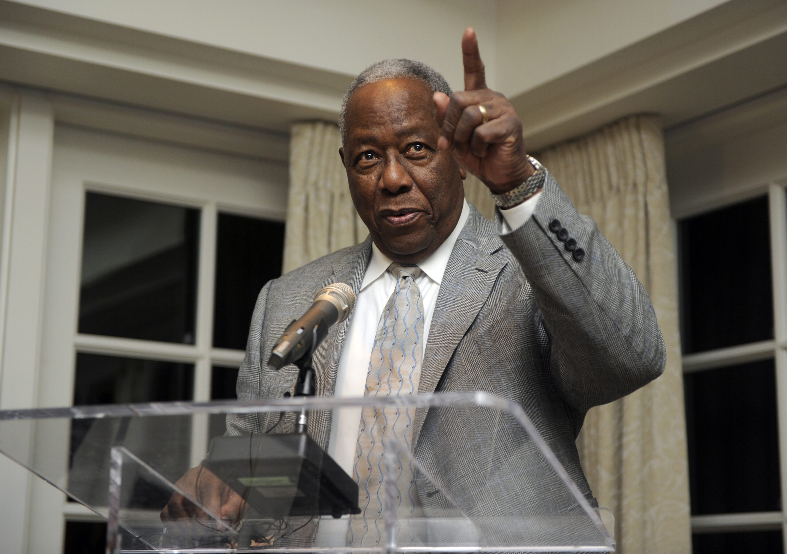 Baseball legend Hank Aaron dies at 86