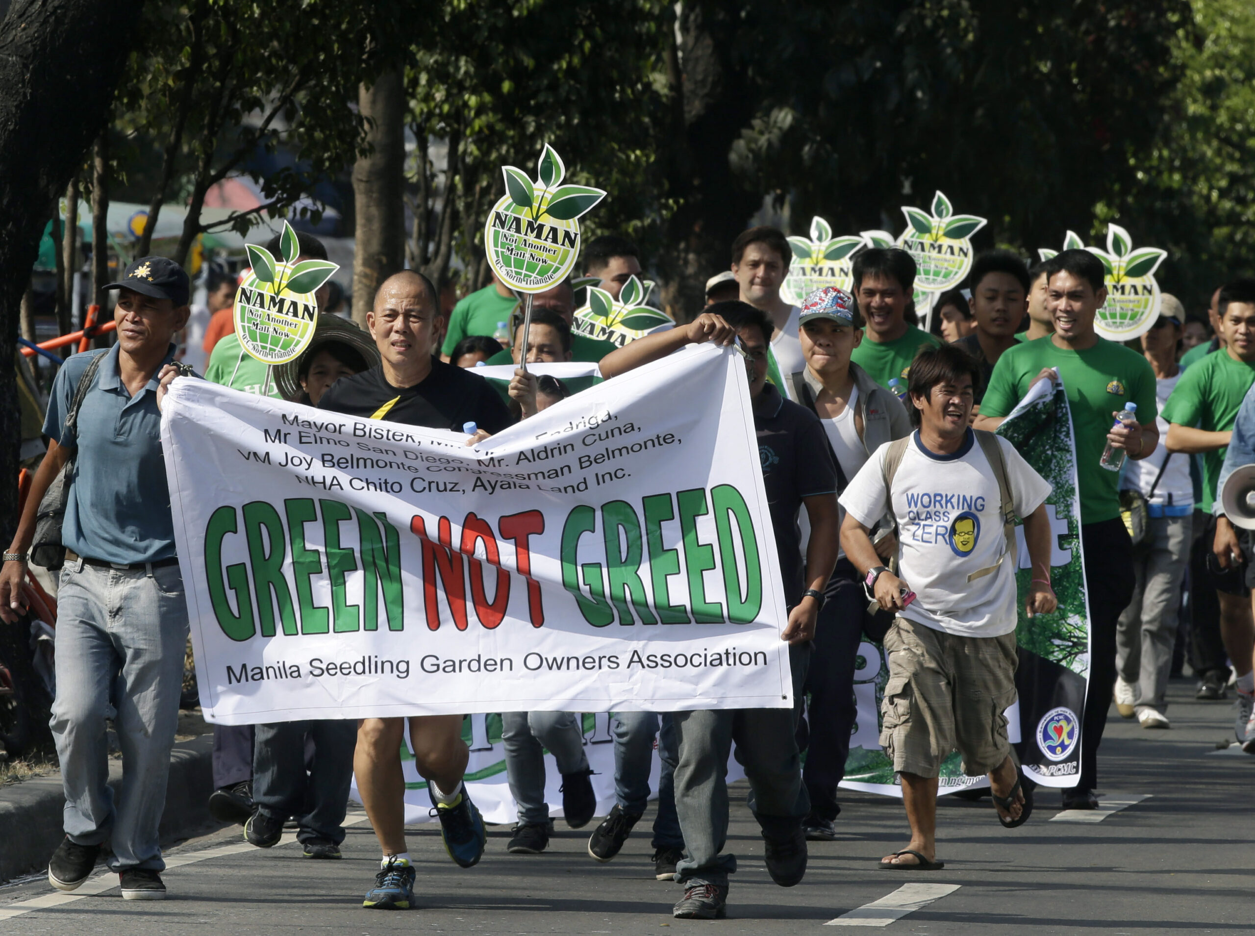 ‘Running priest’ in Philippines campaigns for poor