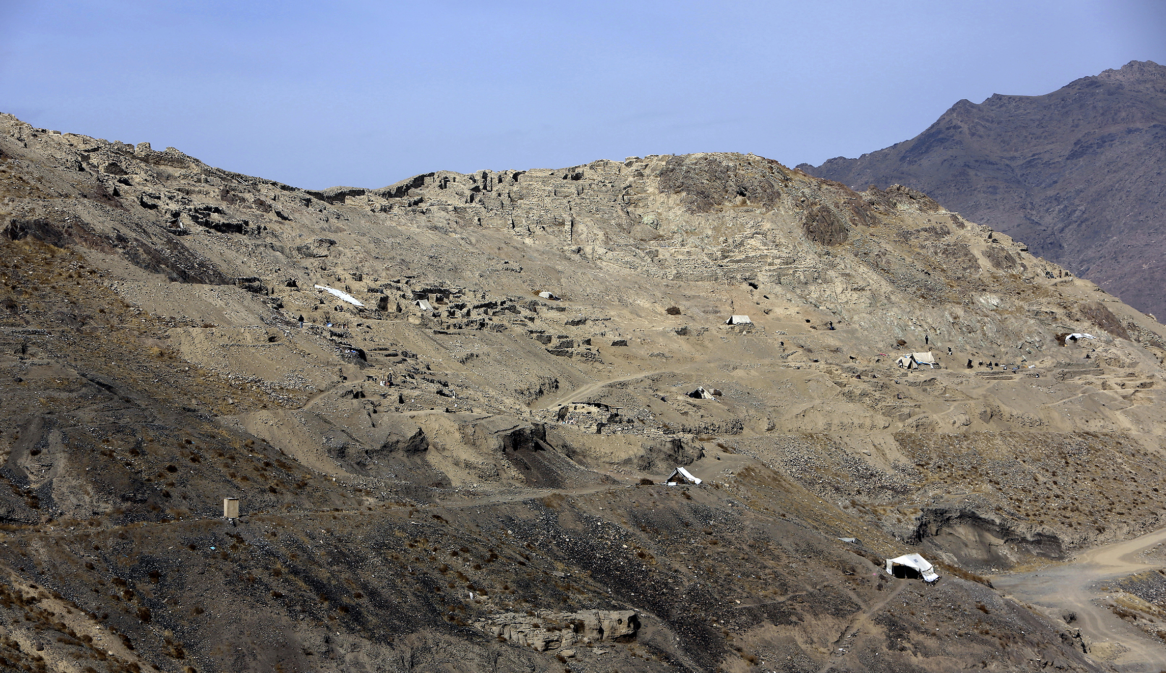 US service member dies in Afghanistan chopper crash