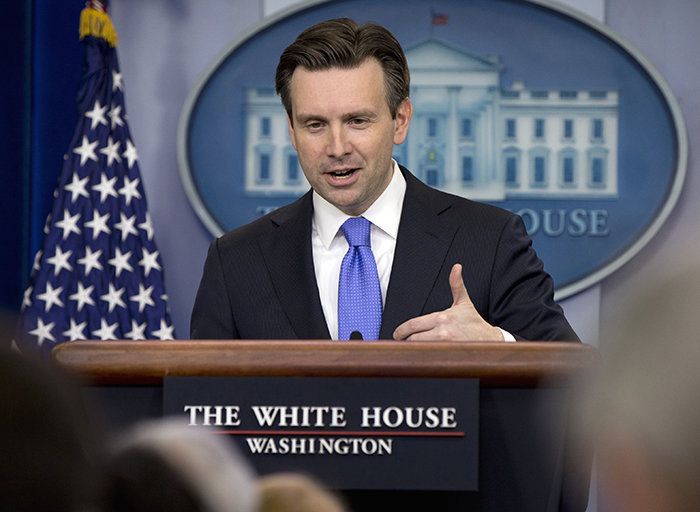 White House: Obama administration more open than Congress