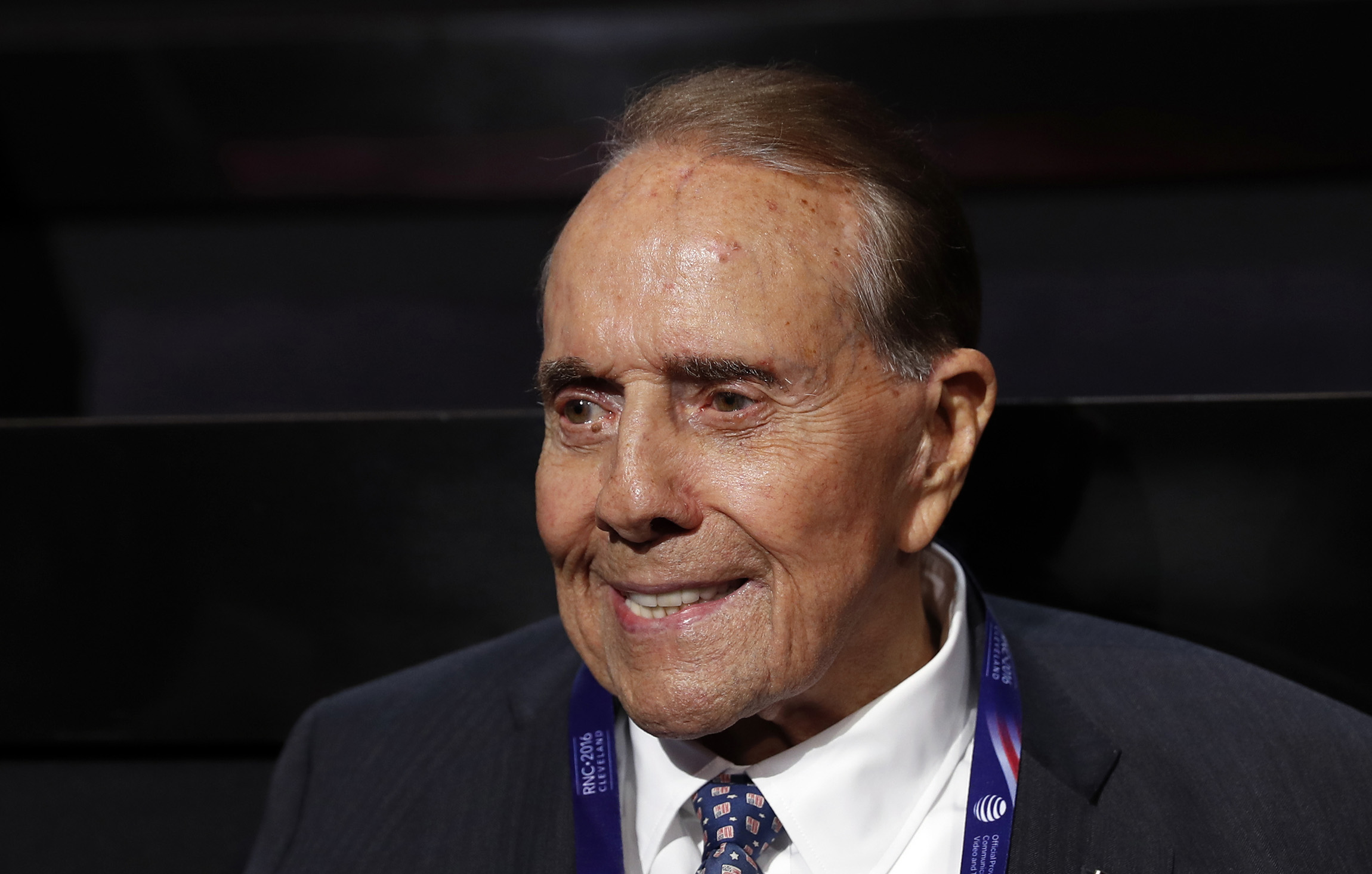 Bob Dole only former GOP nominee to stick with Trump