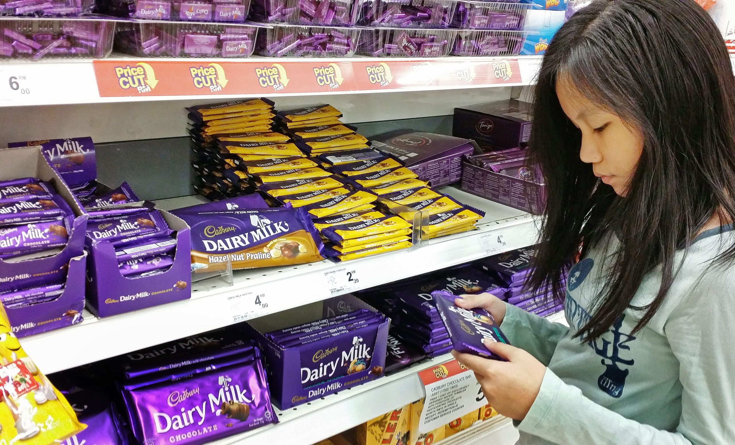 Malaysia says Cadbury chocolates free from pork