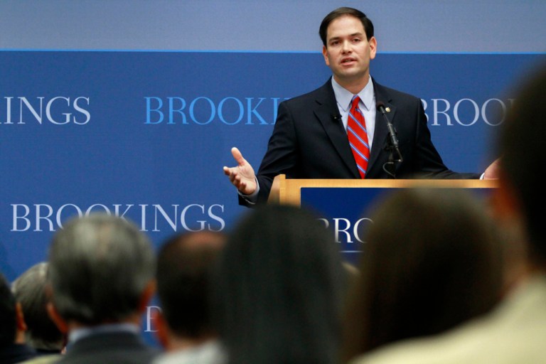 Obama to trumpet foreign policy on campaign trail