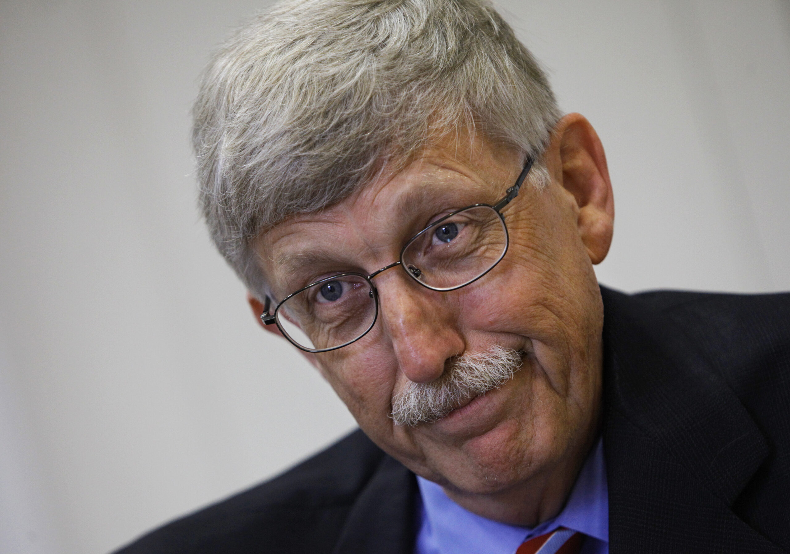Republican asks Trump to keep NIH leader as Cures bill is signed