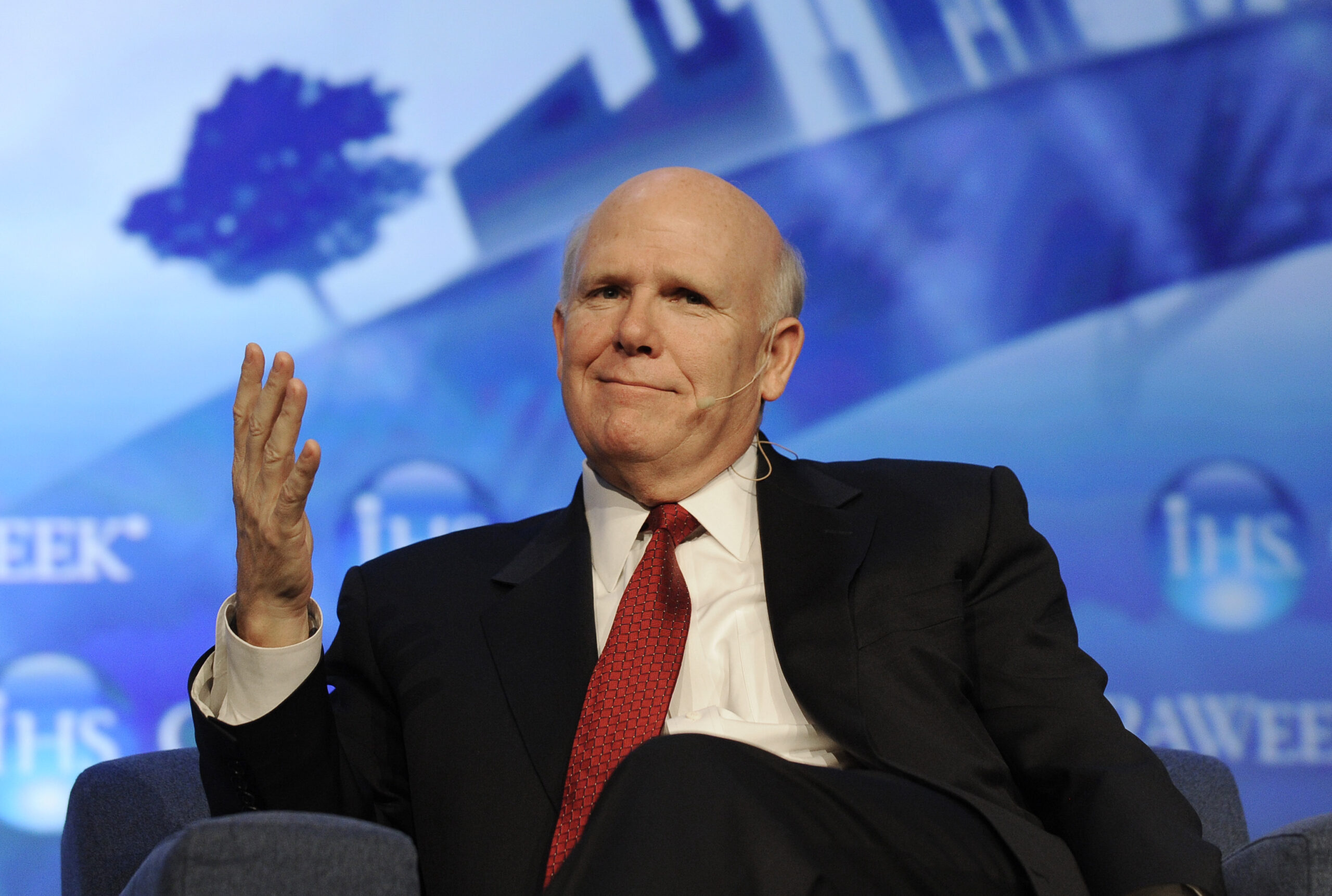 GM’s former CEO endorses Clinton, silent on auto bailout