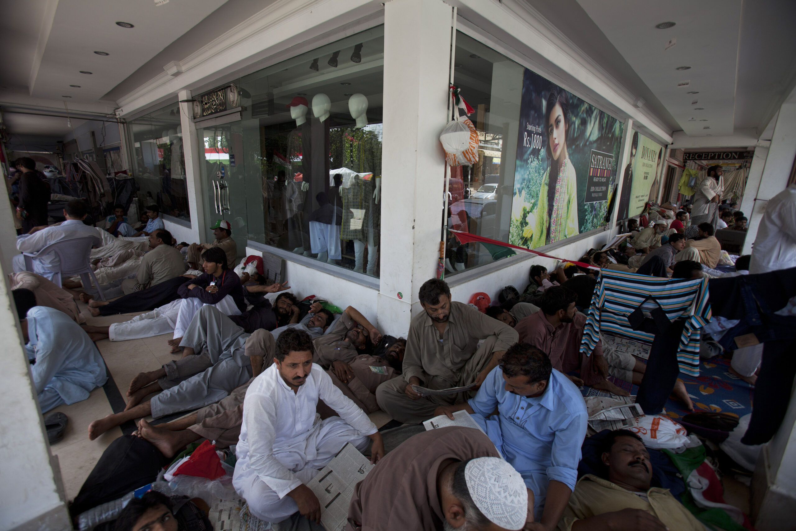 Twin protests suspend life in Pakistani capital