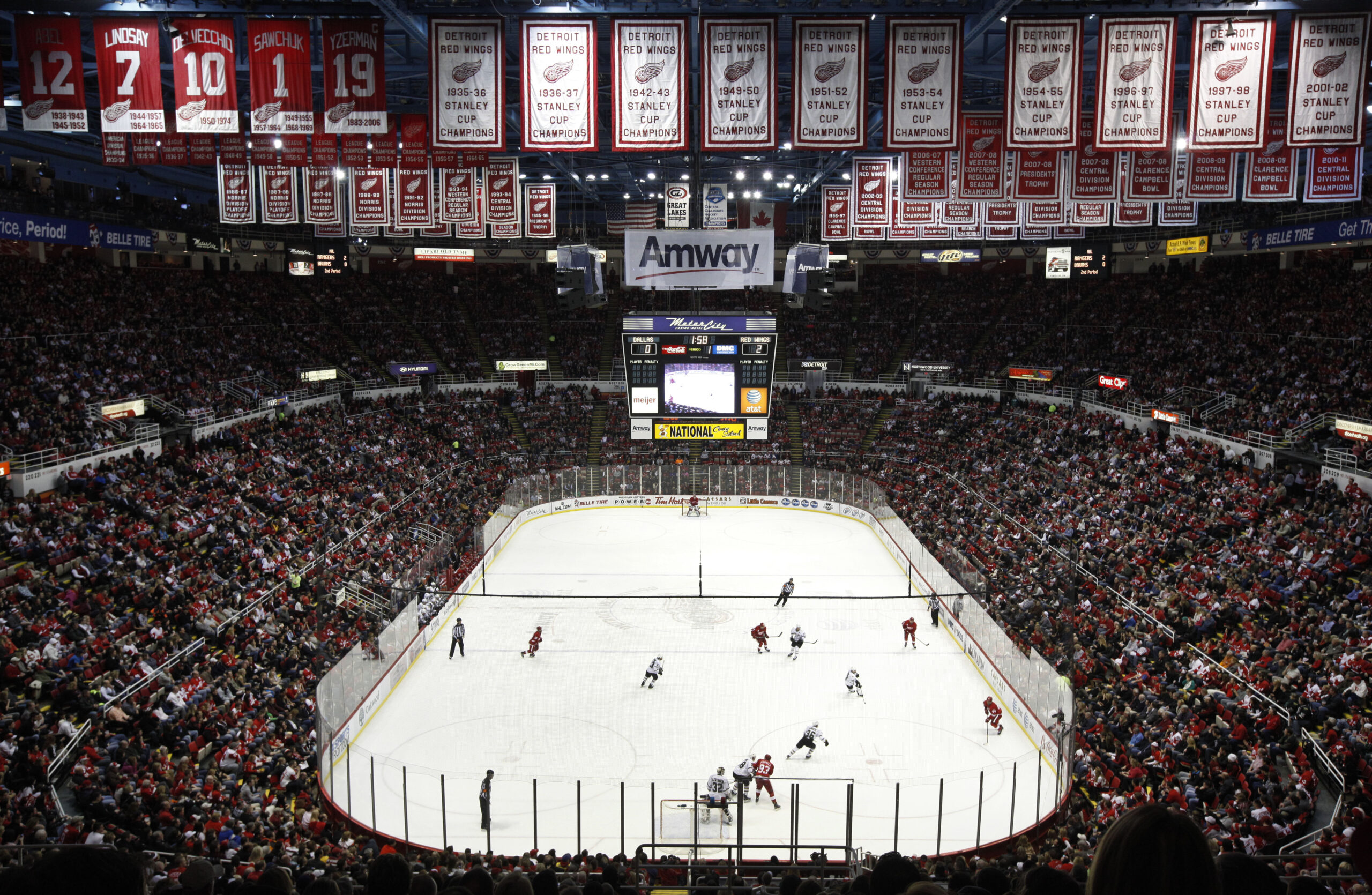 Detroit gives arena land to creditor in bankruptcy