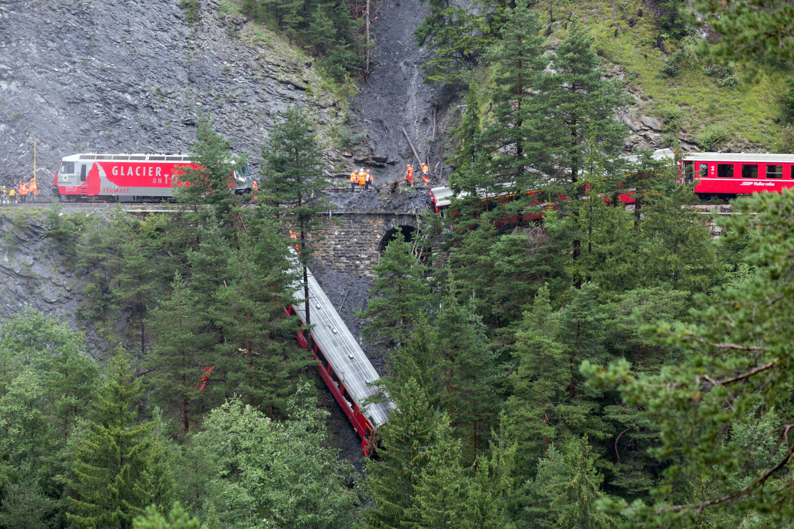 11 injured as train cars derail in Swiss Alps