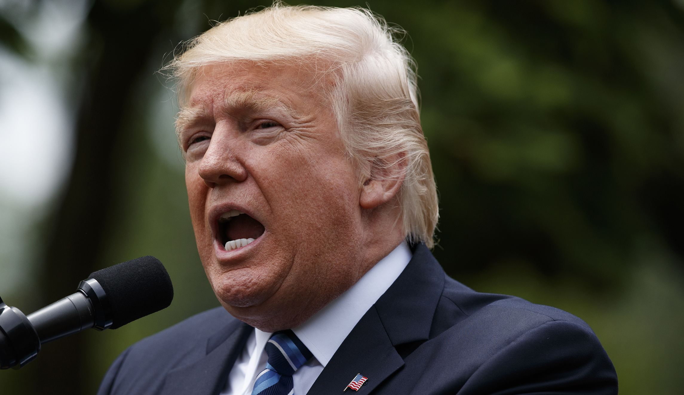 Trump blames Obama for Mike Flynn scandals