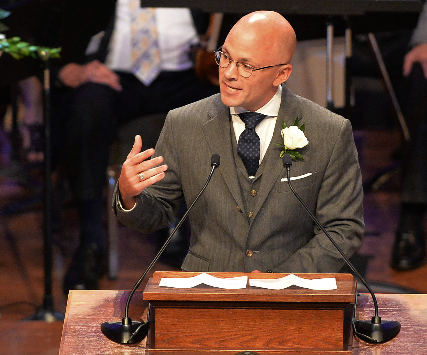 Thousands attend Chick-fil-A owner’s funeral