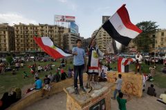Egypt criminalizes dishonoring anthem, flag