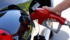 Trump administration to look at freezing fuel economy rules