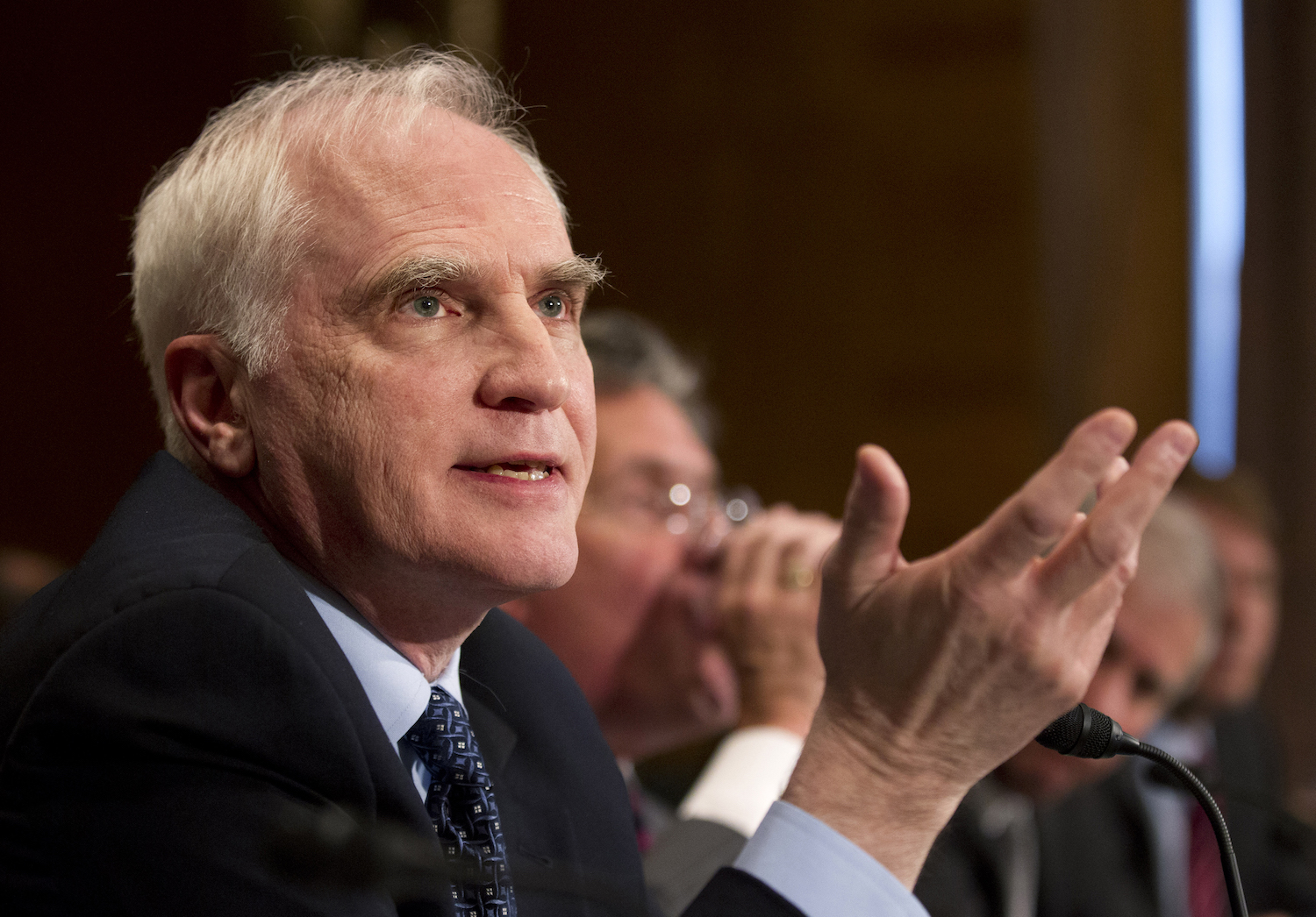 Volcker Rule is too complicated, outgoing Fed regulator says