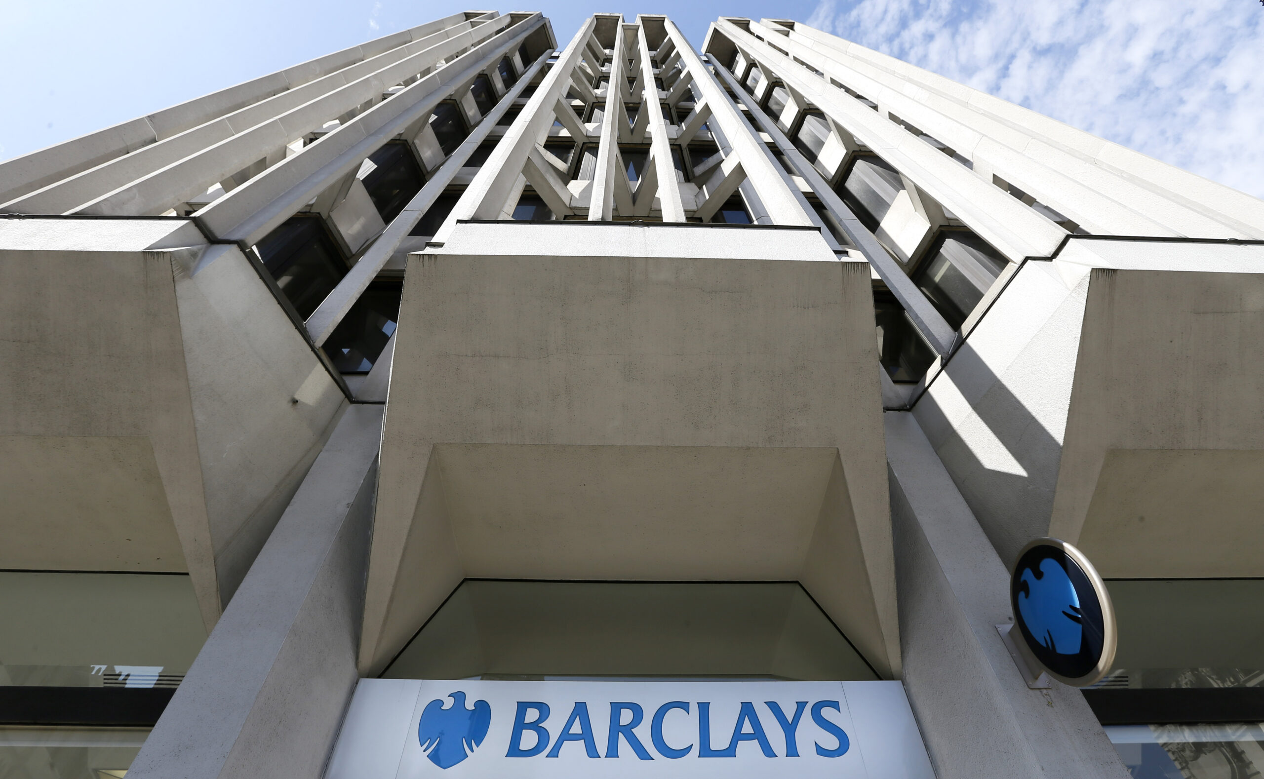 Barclays critics line up after bonus pool increase