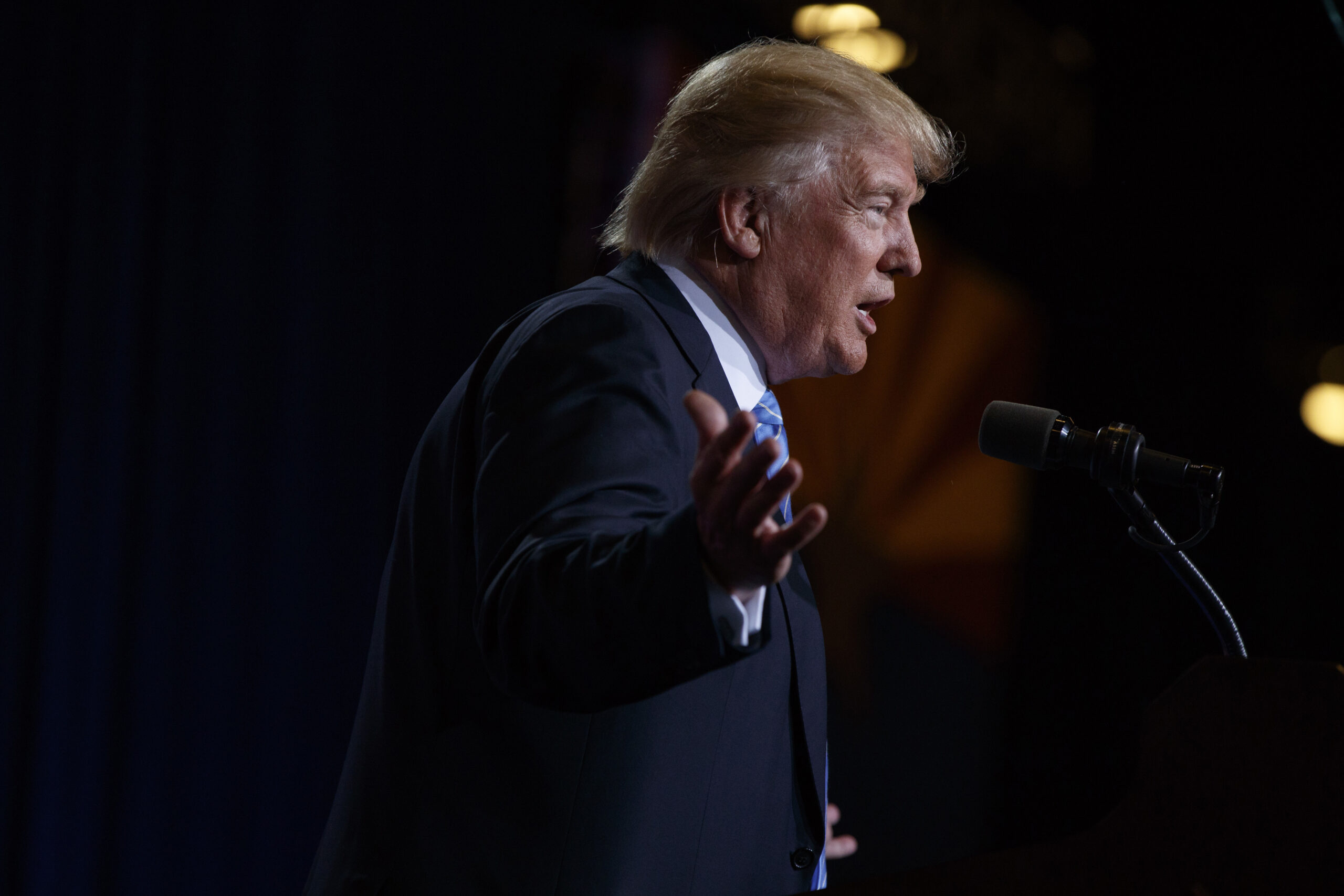 Trump says media ignoring Clinton’s cough attack