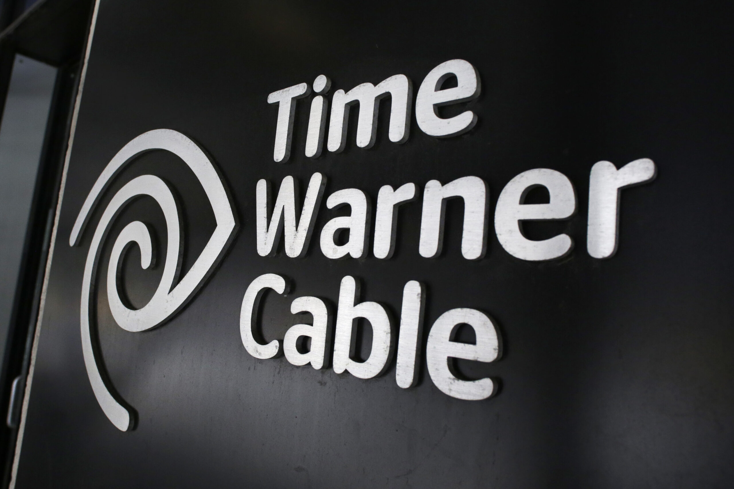 AT&T gets deal to buy Time Warner