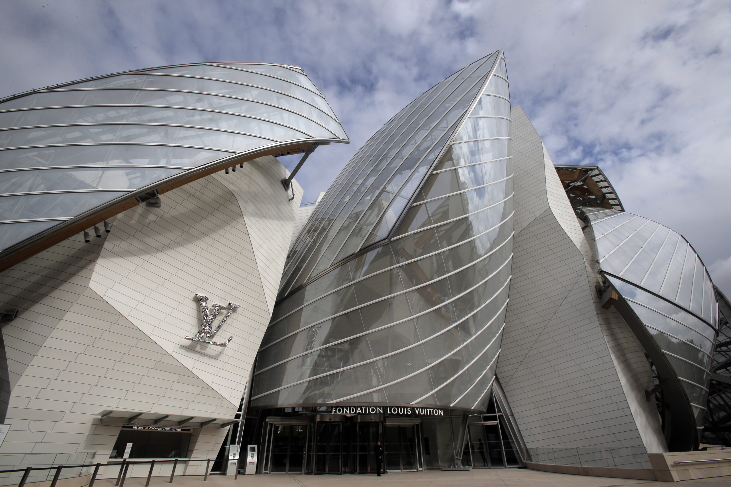 Frank Gehry opens Paris’ Louis Vuitton Foundation