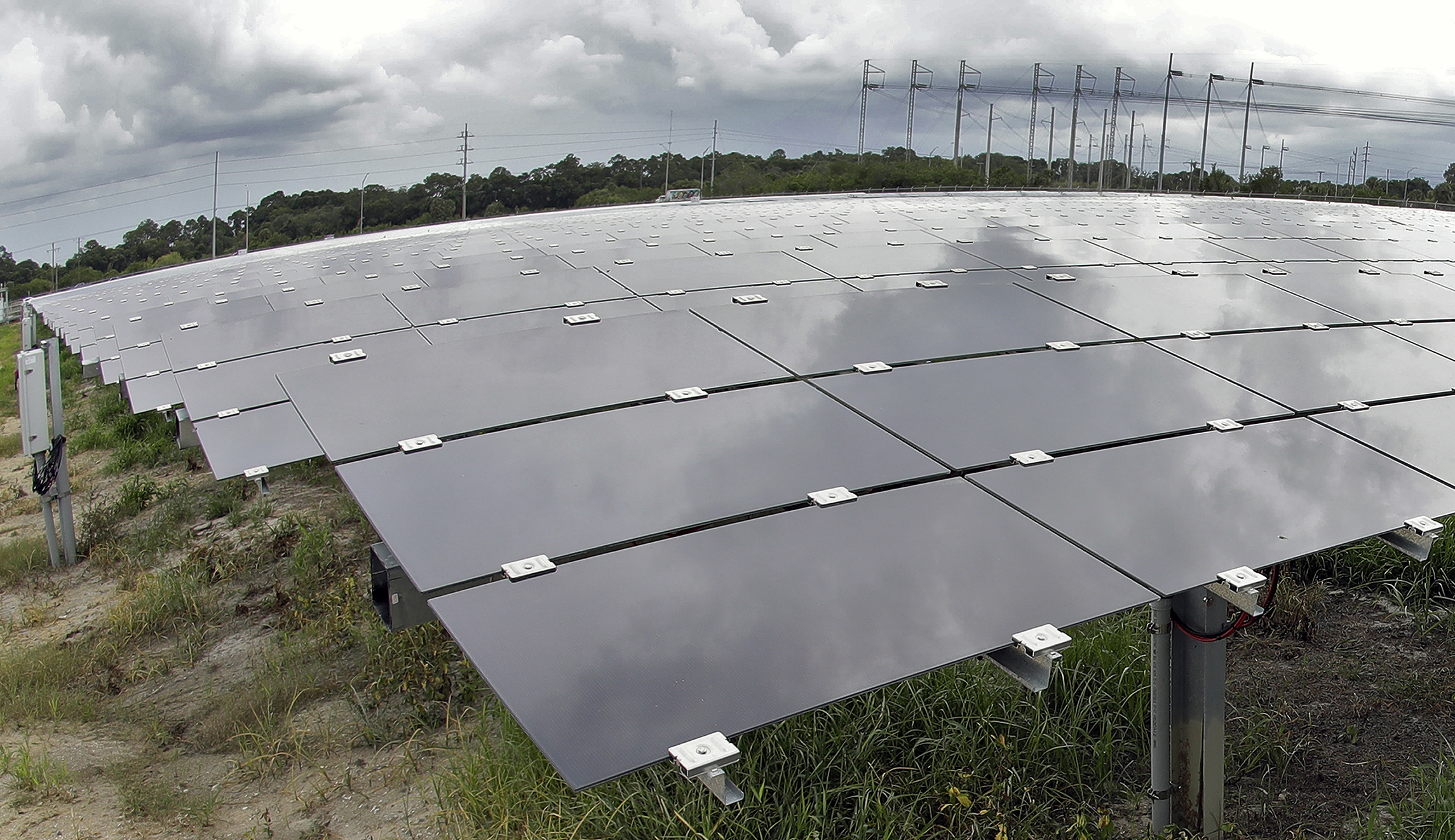 Trump infrastructure team will focus on energy, from solar panels to oil pipelines