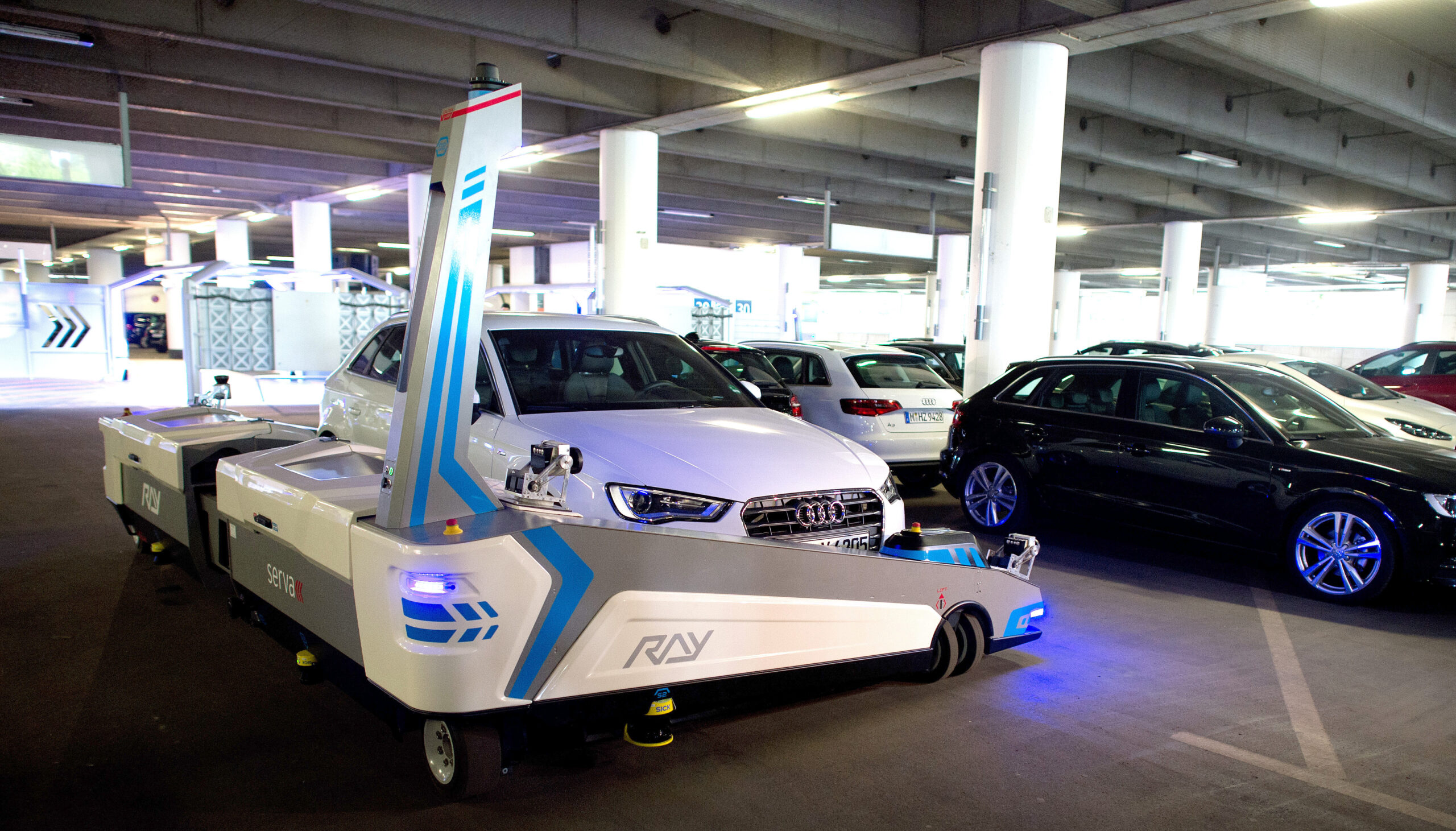 Robot valet to park cars at German airport