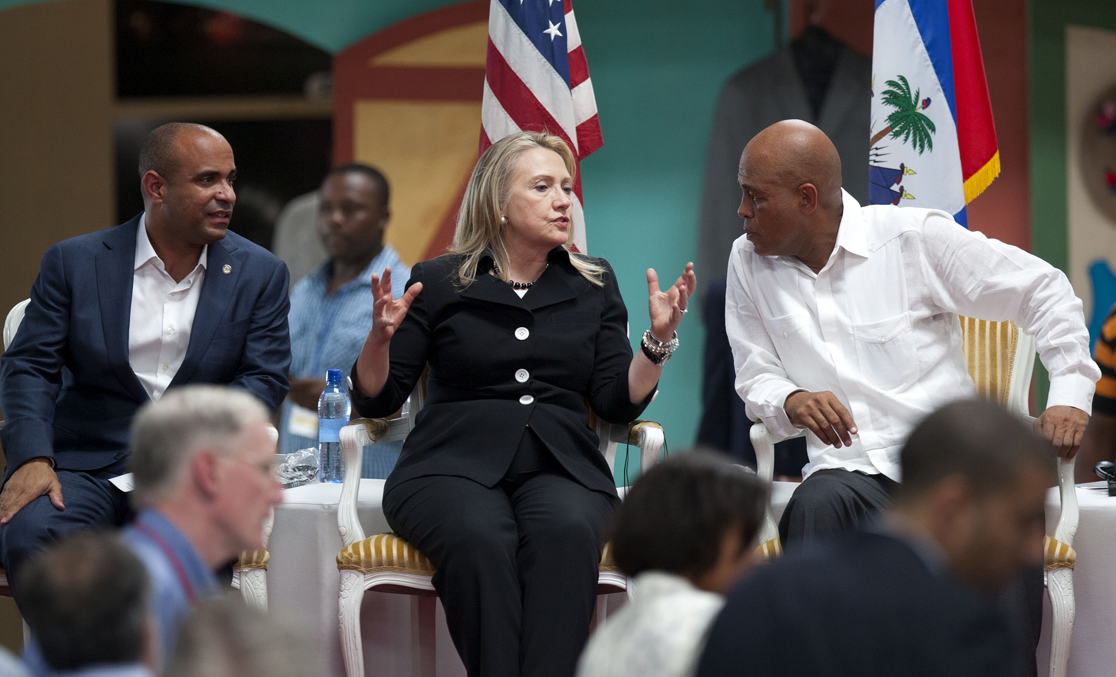 Emails: Clinton ‘VIPs’ bypassed State Department red tape during Haiti recovery