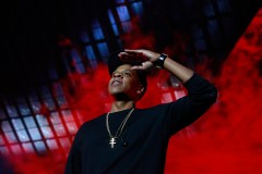 Jay Z to host free Clinton concert in Ohio