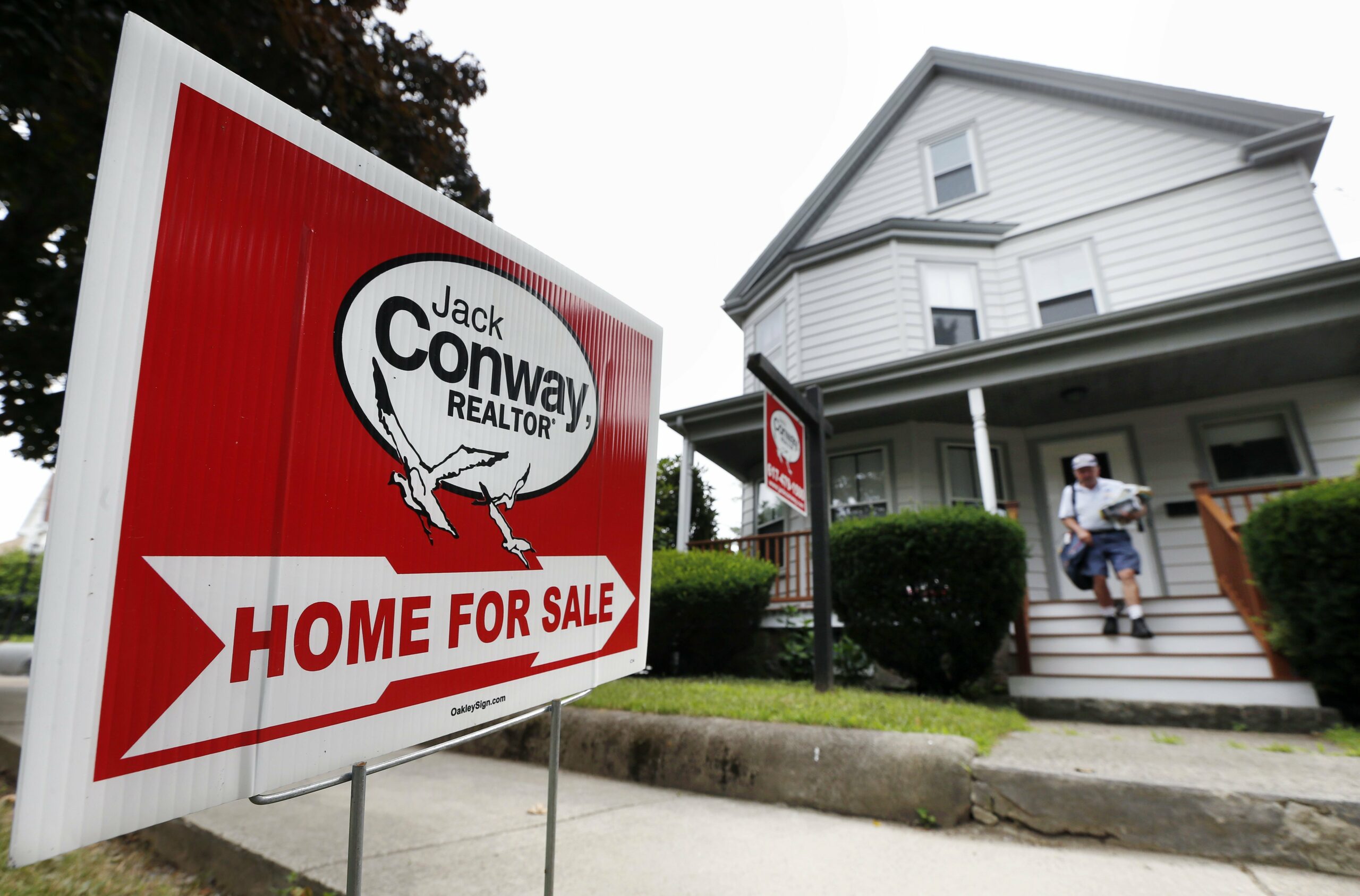 US home price gains slow for 6th straight month