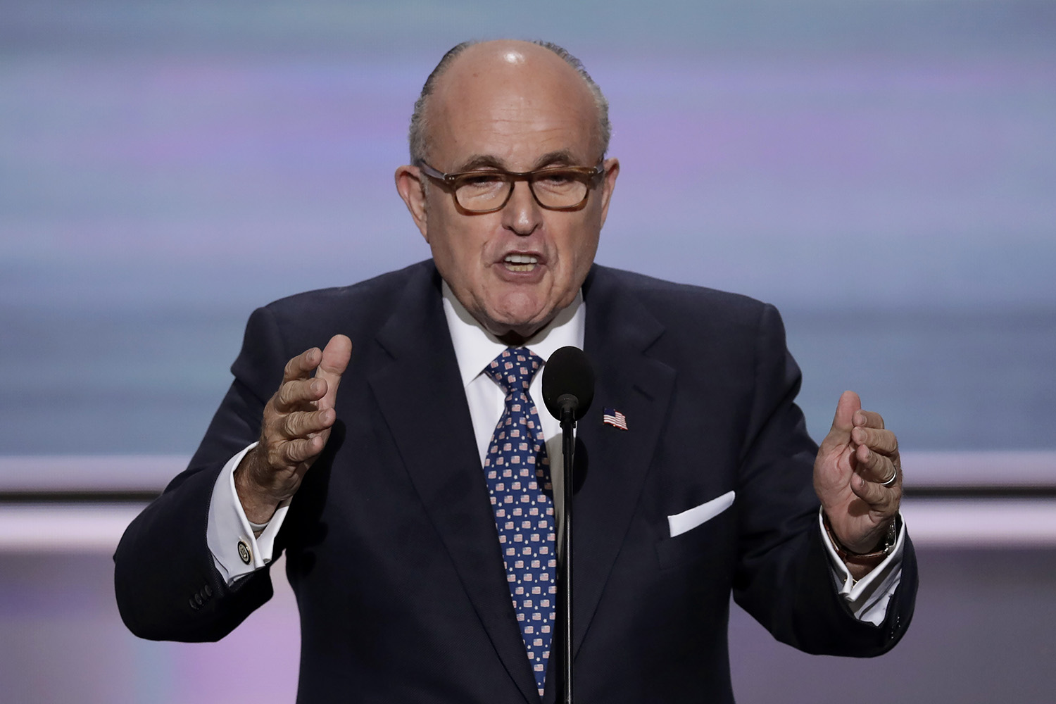 Giuliani bucks NRA, supports gun ban for terror watch list