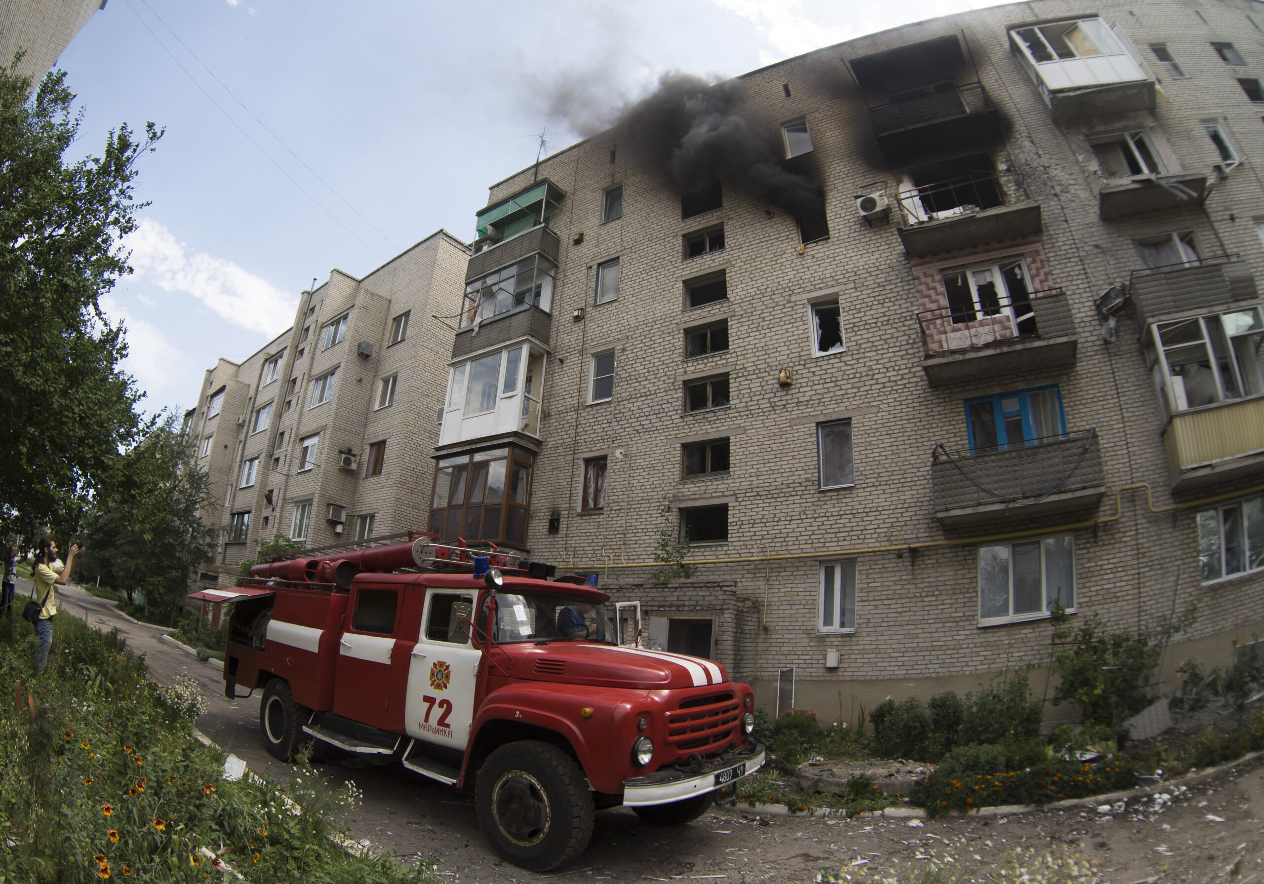 4 civilians killed in artillery fire in Ukraine