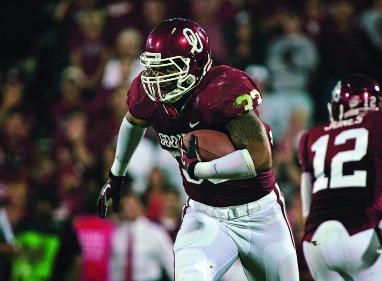 Brett Deering/Getty Images
Fullback Trey Millard and the Oklahoma Sooners face linebacker Manti Te'o and the Notre Dame Fighting Irish on Saturday.