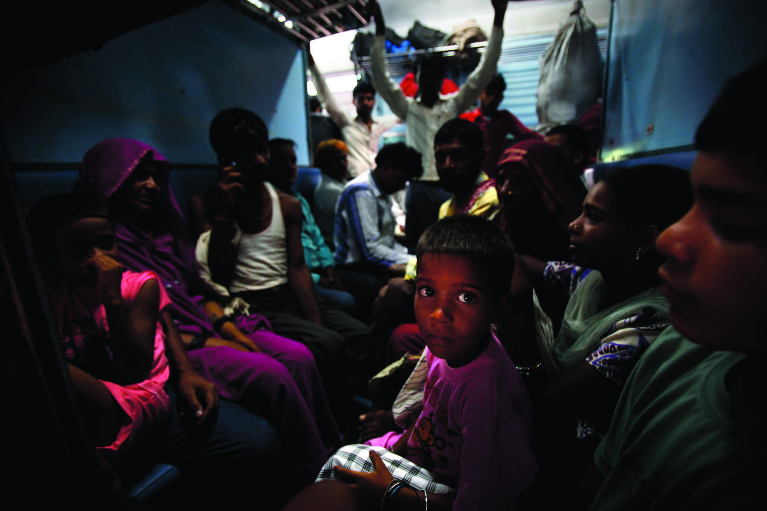 Indian power failure puts 370M in dark for hours