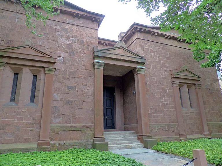 Prufrock: Inside Skull and Bones, the Pleasures of Being Email-Free, and Scalia Speaks