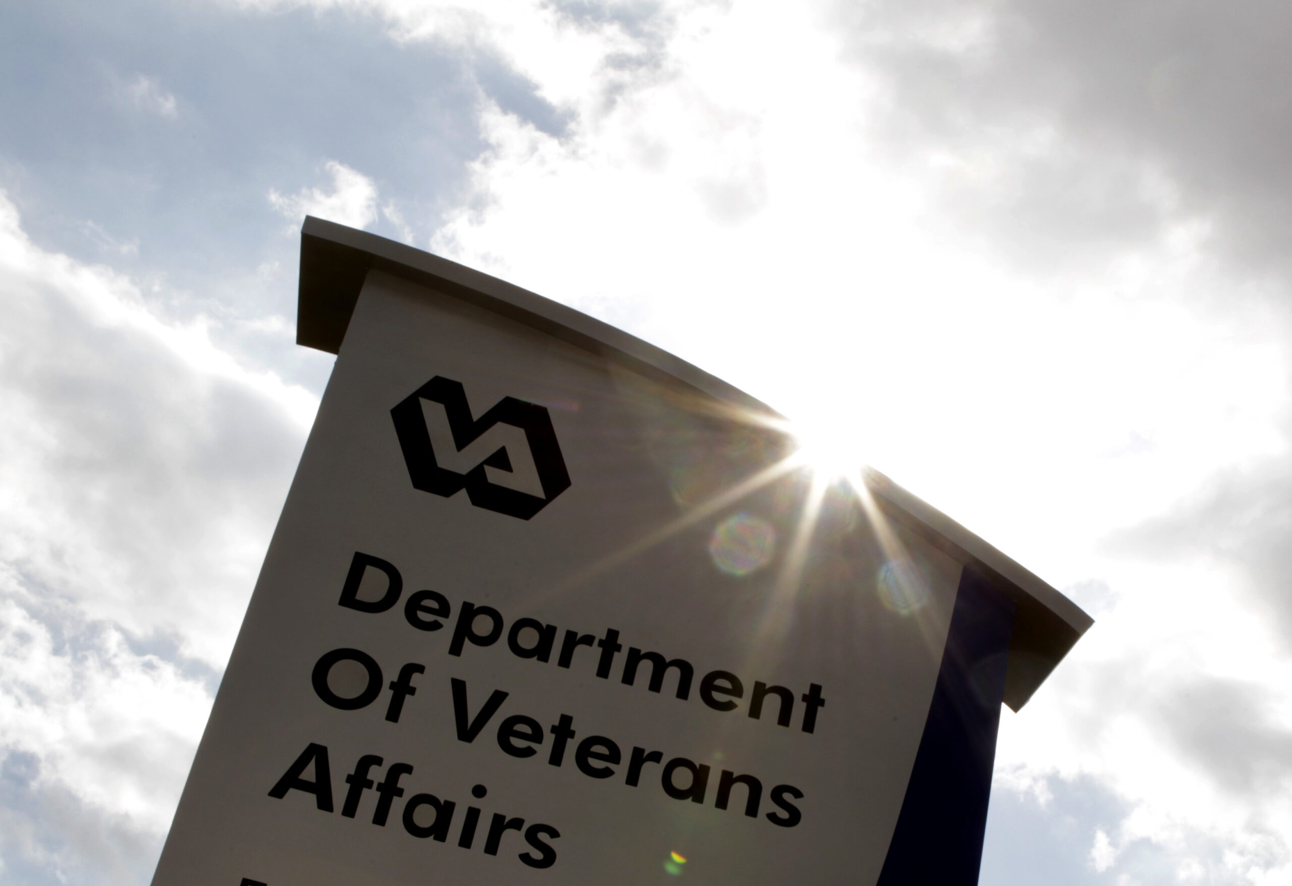 Slow and sloppy review procedures endanger patients at Veterans Affairs hospitals, GAO finds