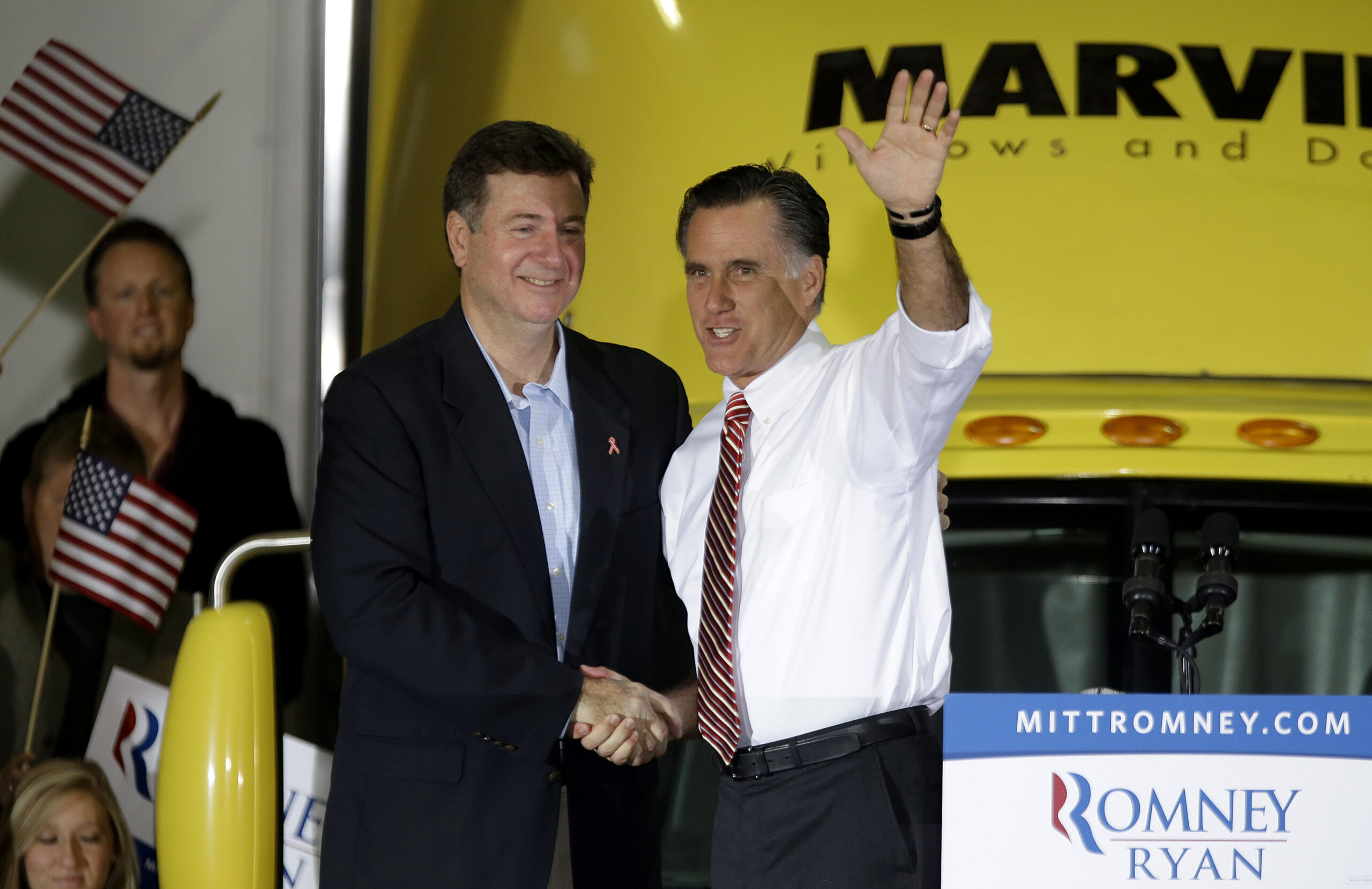 Allen joins Romney to rally GOP voters before election
