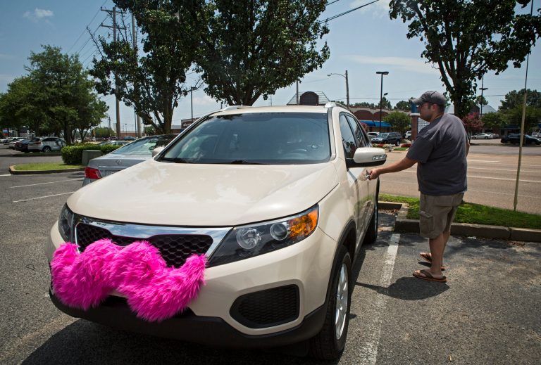 The on-demand ride-sharing app Lyft planned to start limited service in New York City on Friday night after reaching agreement with officials to resolve regulatory issues that prompted a lawsuit by the state. (AP Photo/The Commercial Appeal, Yolanda M. James)