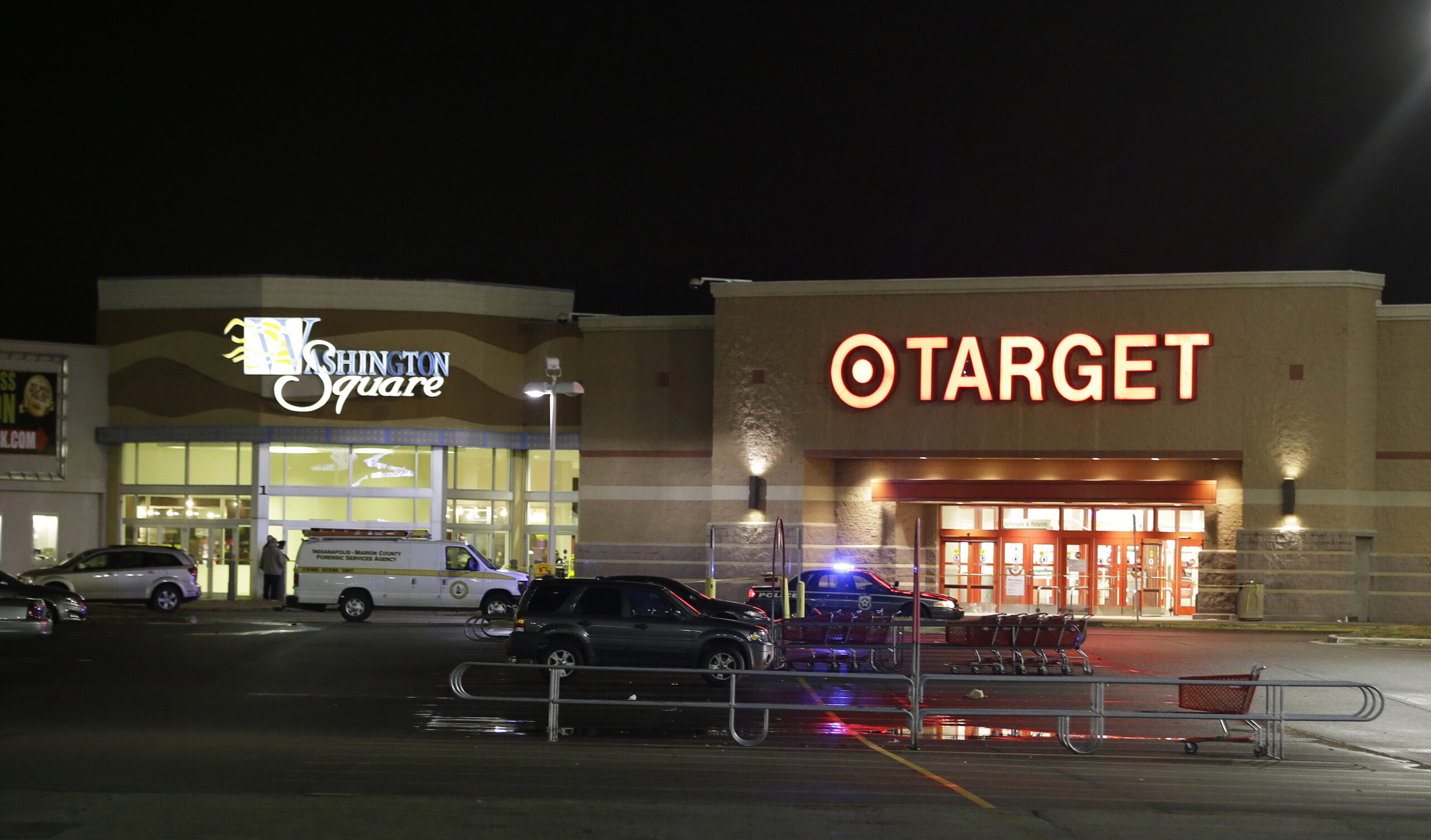 Three shot inside Indianapolis shopping mall
