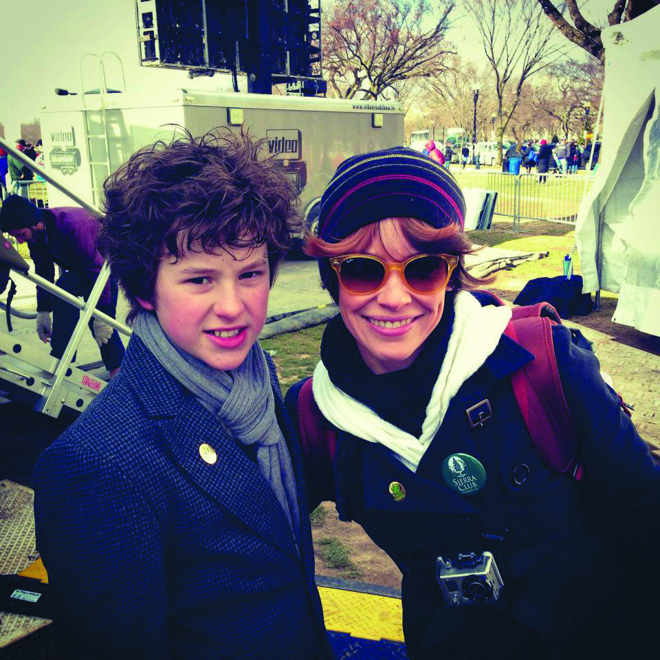 Evangeline Lilly, Rosario Dawson rally against Keystone pipeline