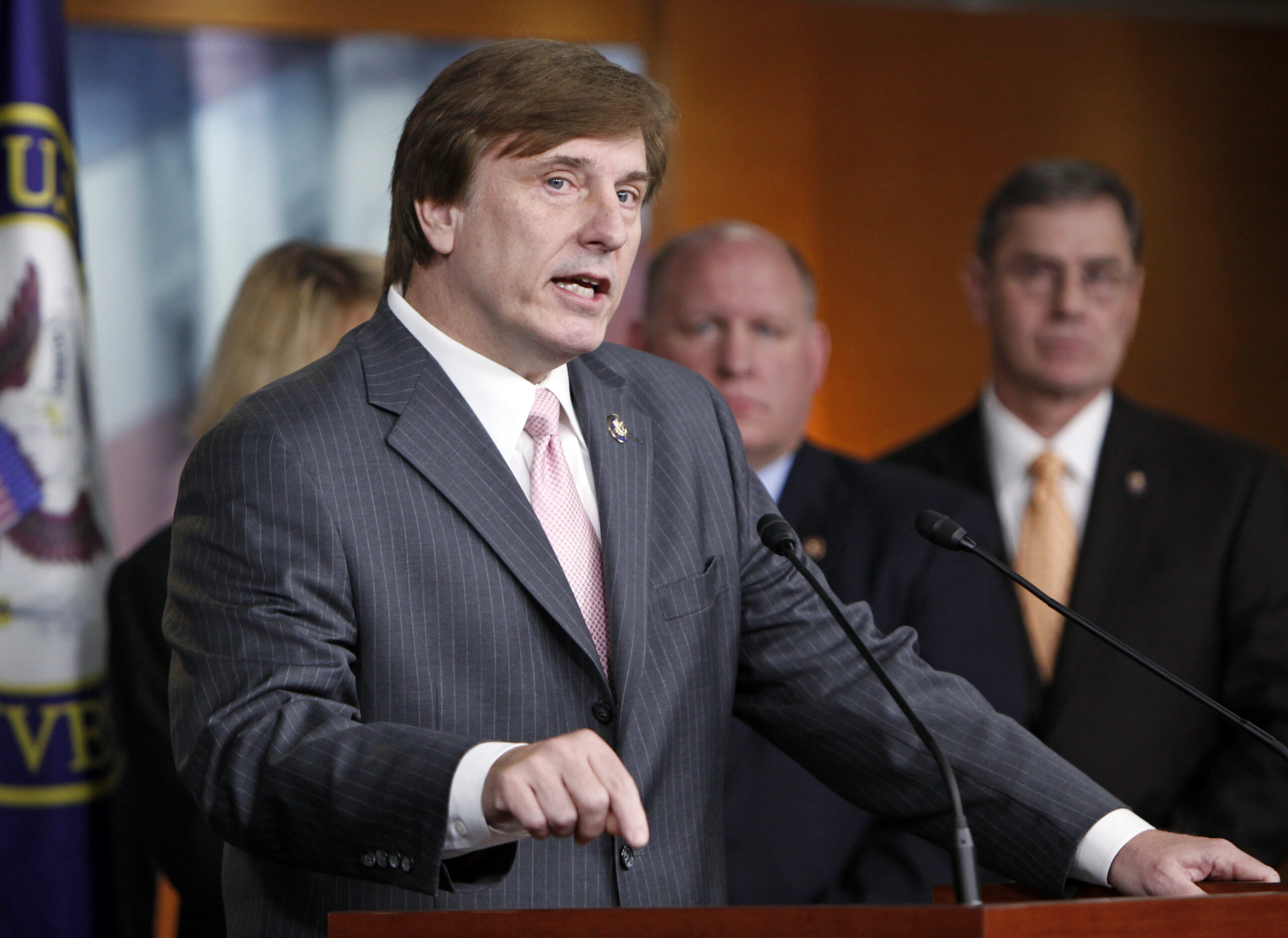 Conservatives float new plan to delay Obamacare by one year