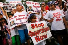 Hispanics still wary of Obama over deportations