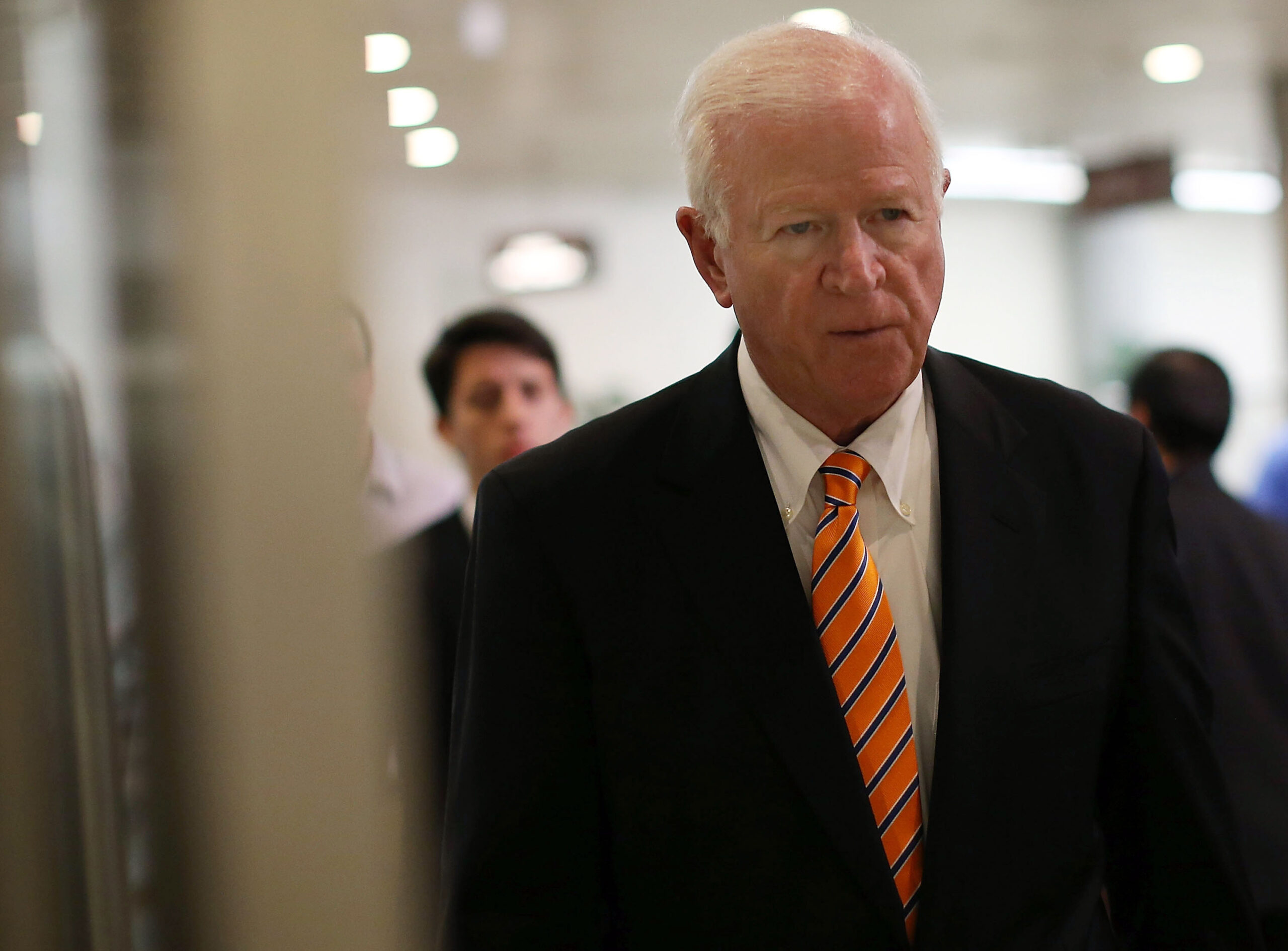 Saxby Chambliss, Johnny Isakson buck expectations, oppose immigration bill