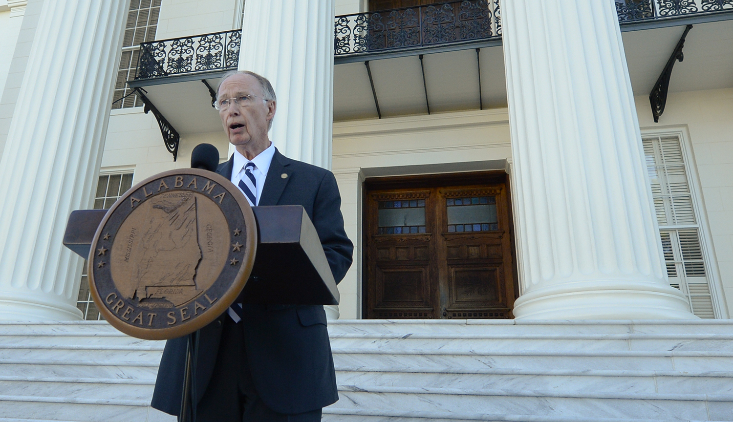 Impeachment hearing begins for Alabama’s governor over affair scandal