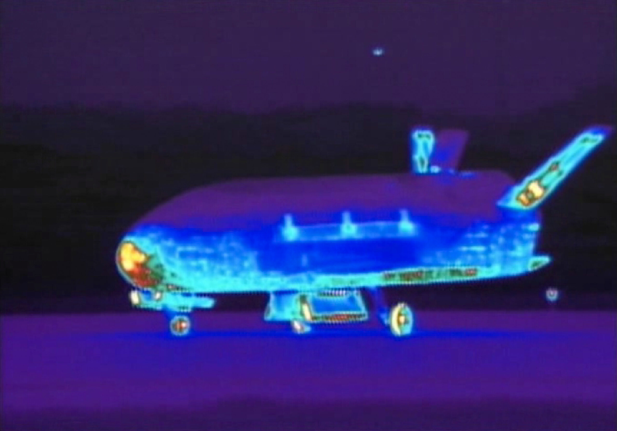 Up in the sky, a mystery space plane _ but why?