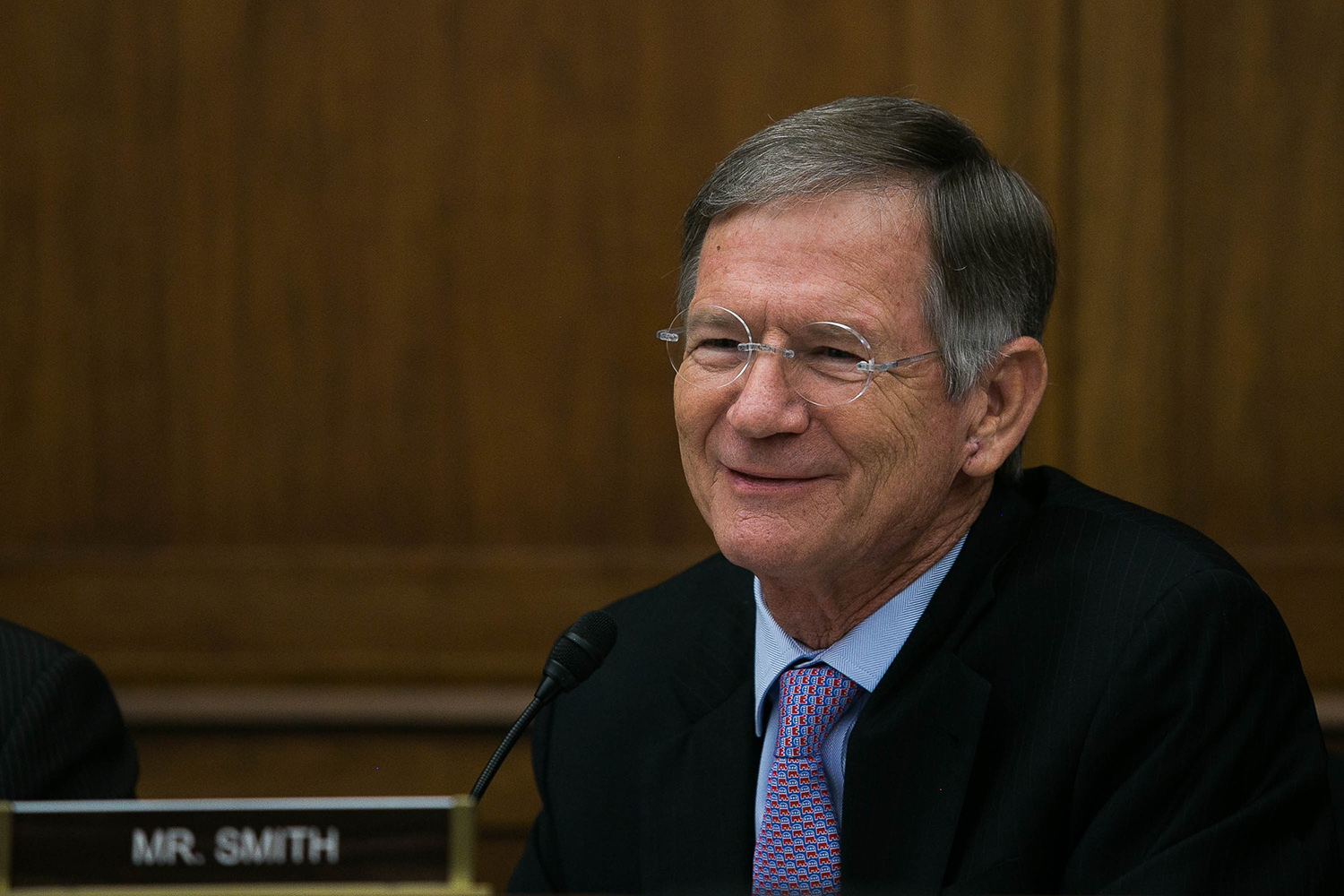 Lamar Smith challenges SEC probe of Exxon