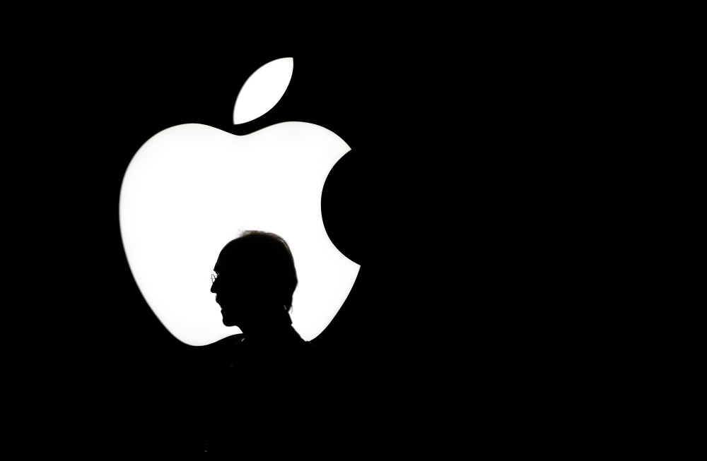 Senate Intel plans bill to punish Apple