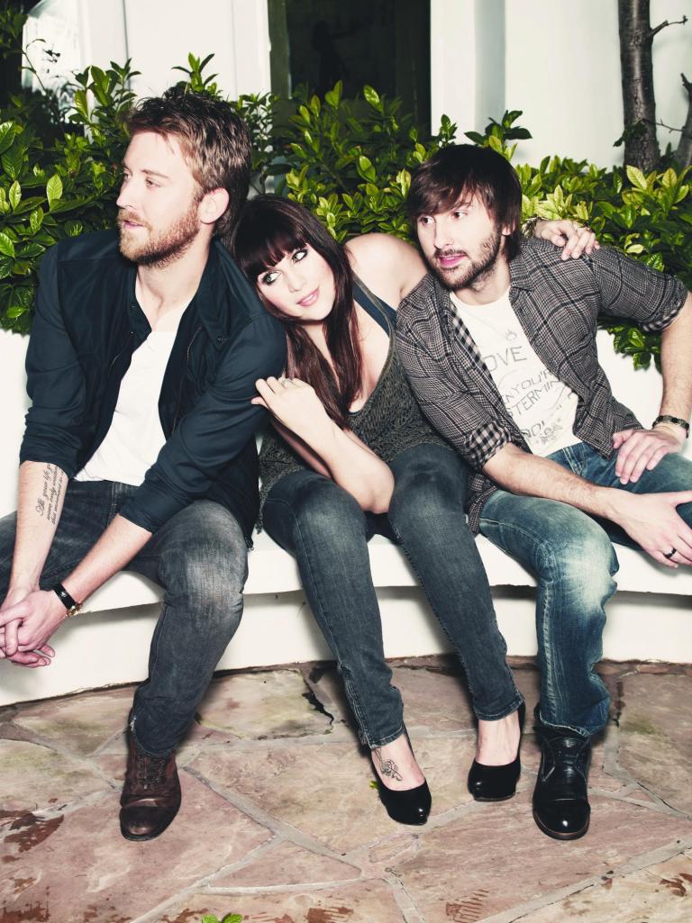 Country stars usher in summer