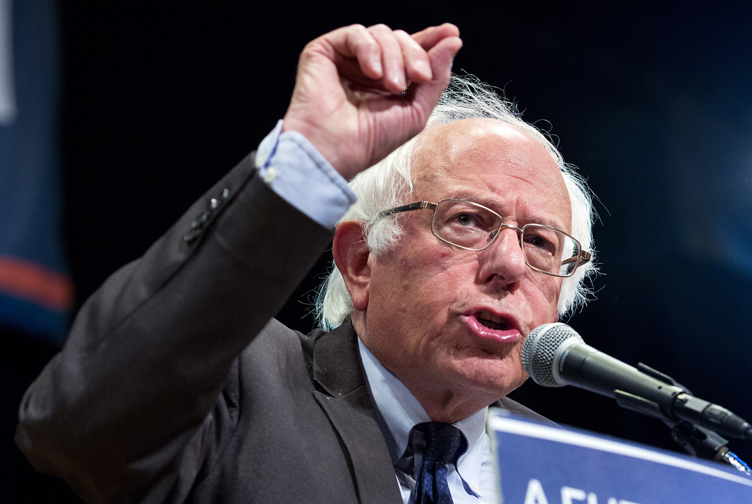 Sanders inks book deal; release date set for Nov. 15