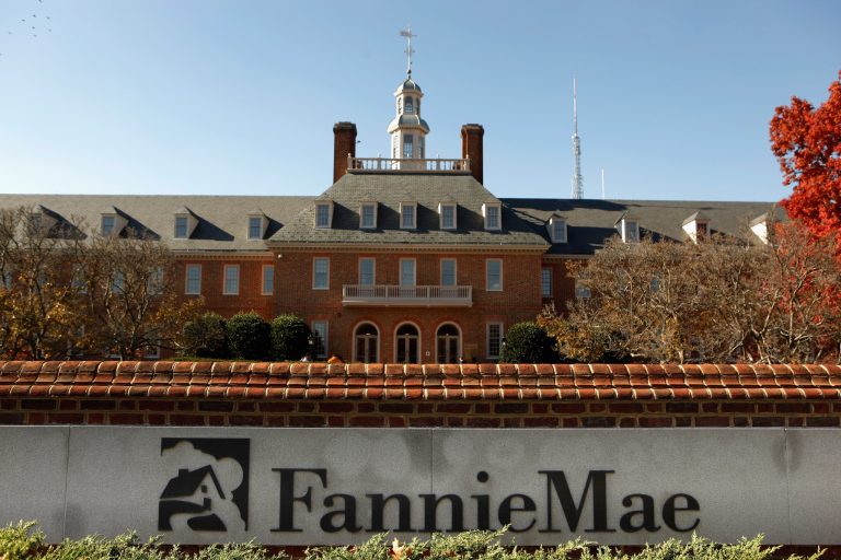 Fannie Mae hasn't adopted accounting practices to show losses despite being told do so last year by the Federal Housing Finance Agency, according to the agency's inspector general.  (Chip Somodevilla/Getty Images)